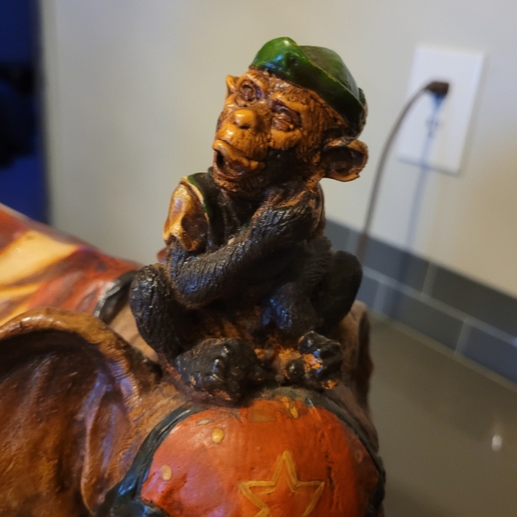 Barnum & Bailey Elephant with Monkey - Picture 4 of 16